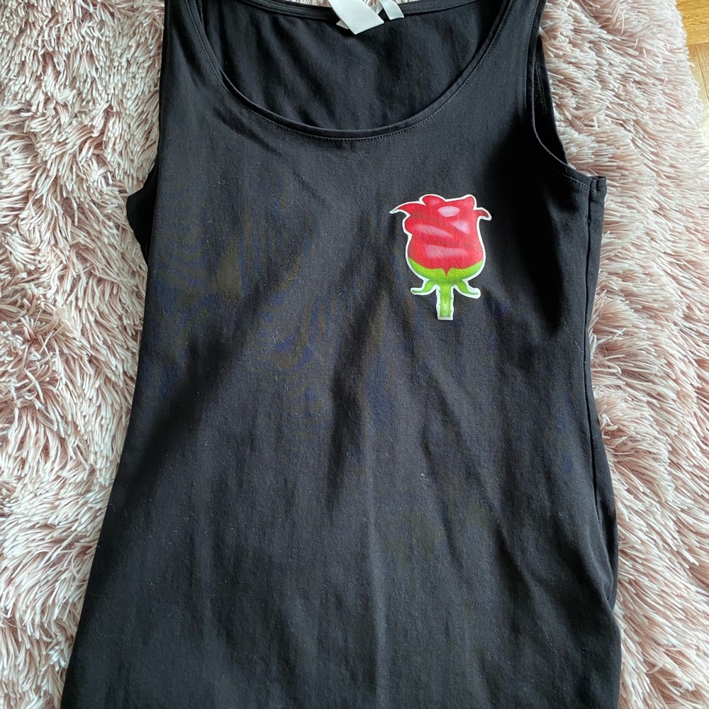 Black Juliet rose tight tank top. Tight fitting size small